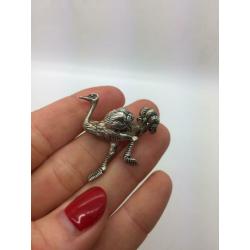 H437 Prachtige antieke zilveren broche struisvogel