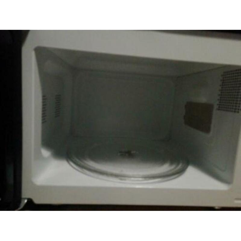 Simpele zwarte magnetron in nette staat.