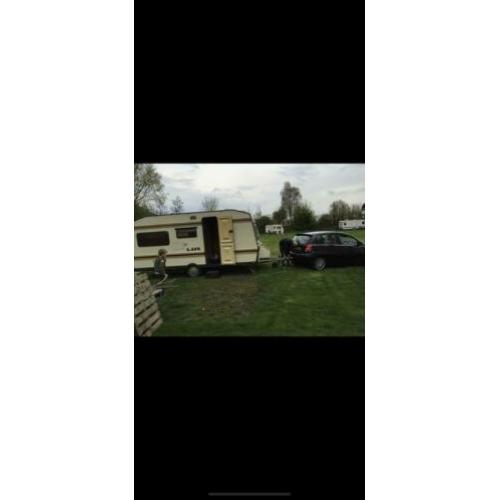 Burstner lux 470 caravan +voortent + vlonders