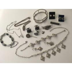 Lotje zilver sieraden 130 gram. Bieden vanaf 45