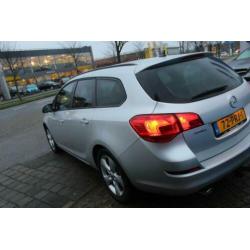 Opel Astra Sports Tourer 1.6 Turbo Cosmo 180 PK / LAGE KM /