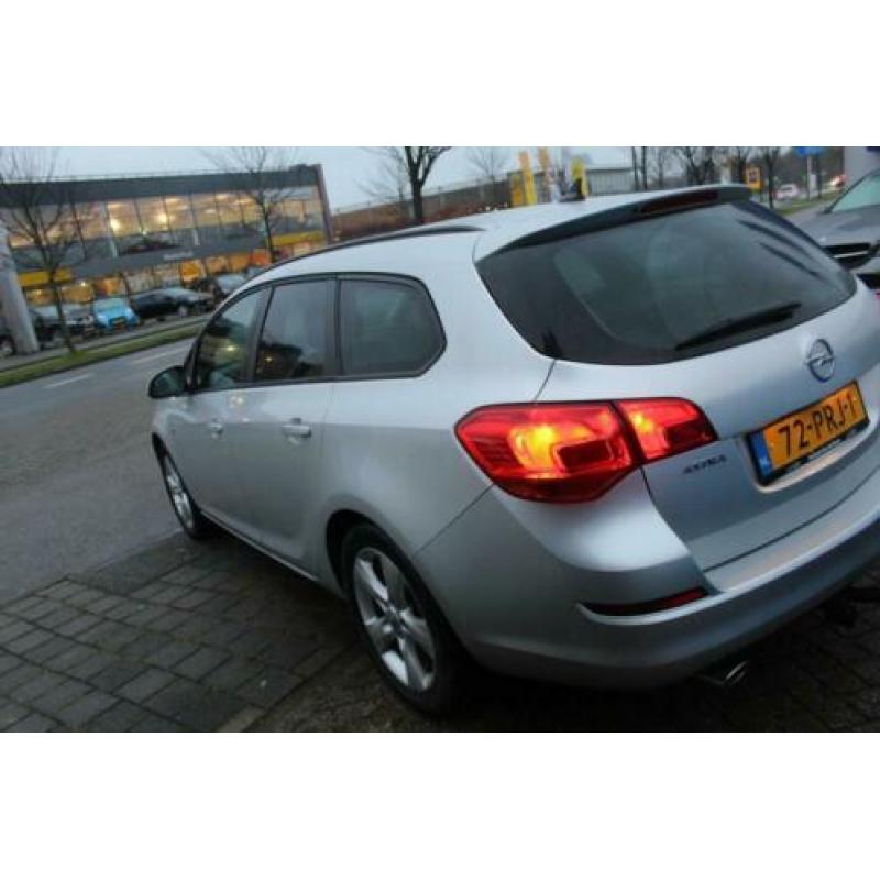 Opel Astra Sports Tourer 1.6 Turbo Cosmo 180 PK / LAGE KM /