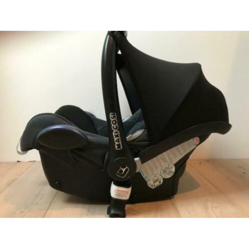 Mooie MaxiCosi Cabriofix essential black – zwart