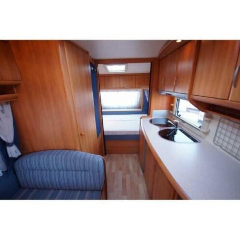 Hobby 440 De Luxe Easy 2005 + VOORTENT
