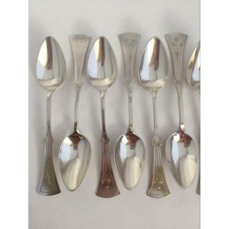 12 zilveren Art Deco lepeltjes