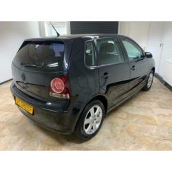 Volkswagen Polo 1.4-16V Comfortline ZONDAG ' s open van 12-t