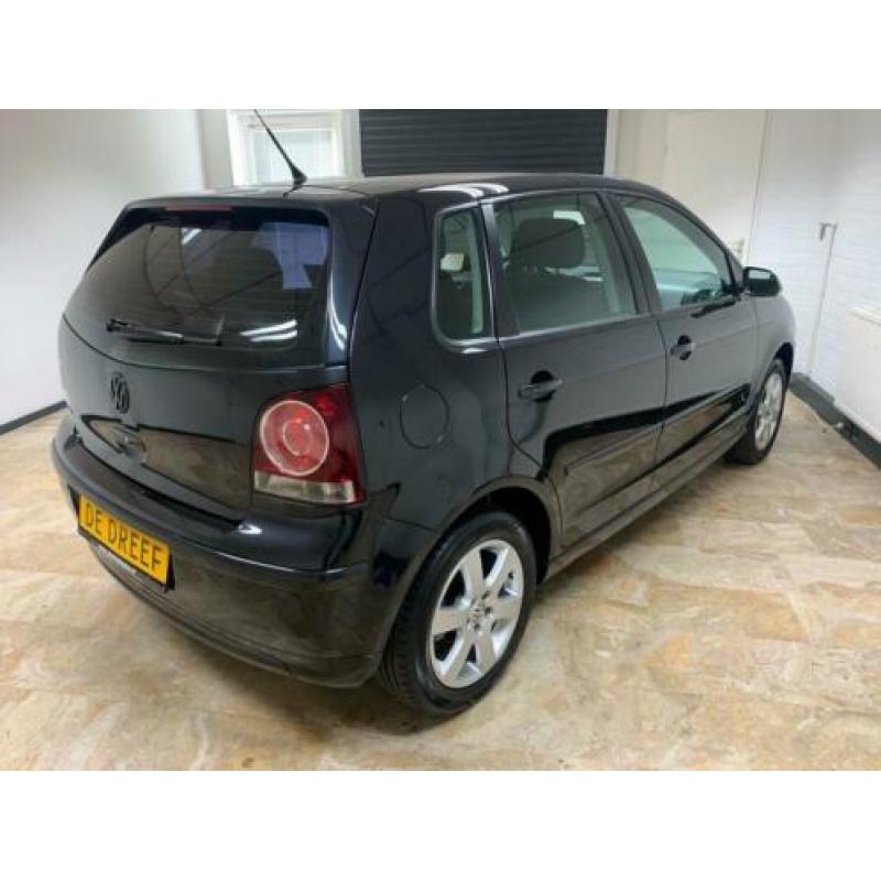 Volkswagen Polo 1.4-16V Comfortline ZONDAG ' s open van 12-t