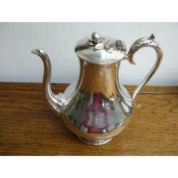 Grote antieke verzilverde koffiepot