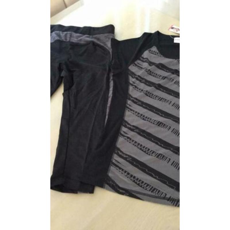 Leontien sportset capri met t-shirt mt M of L nieuw