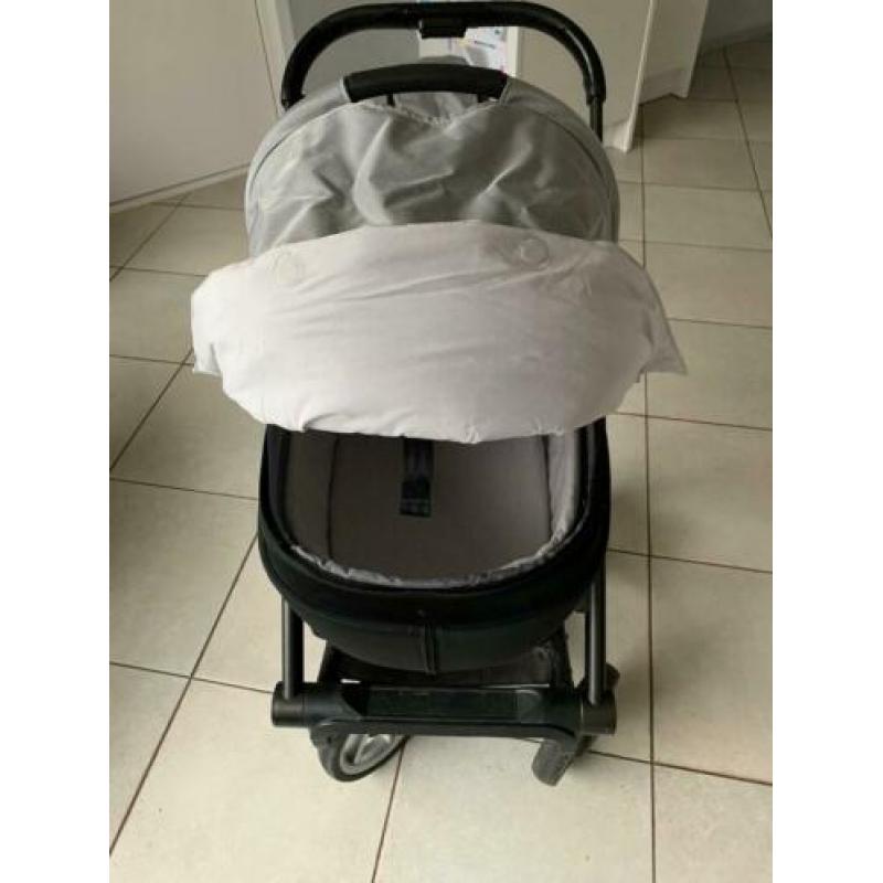 Mutsy IGO light silver