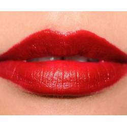 Estee Lauder Pure Color Envy Sculpting Lipstic Red Ego 250