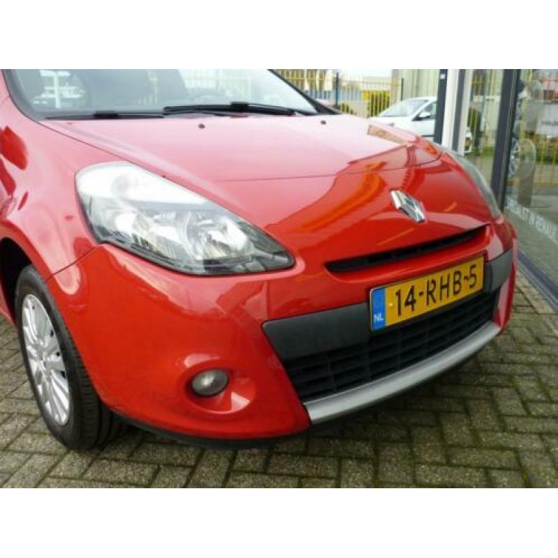 Renault Clio 1.2 Collection met airco (bj 2011)