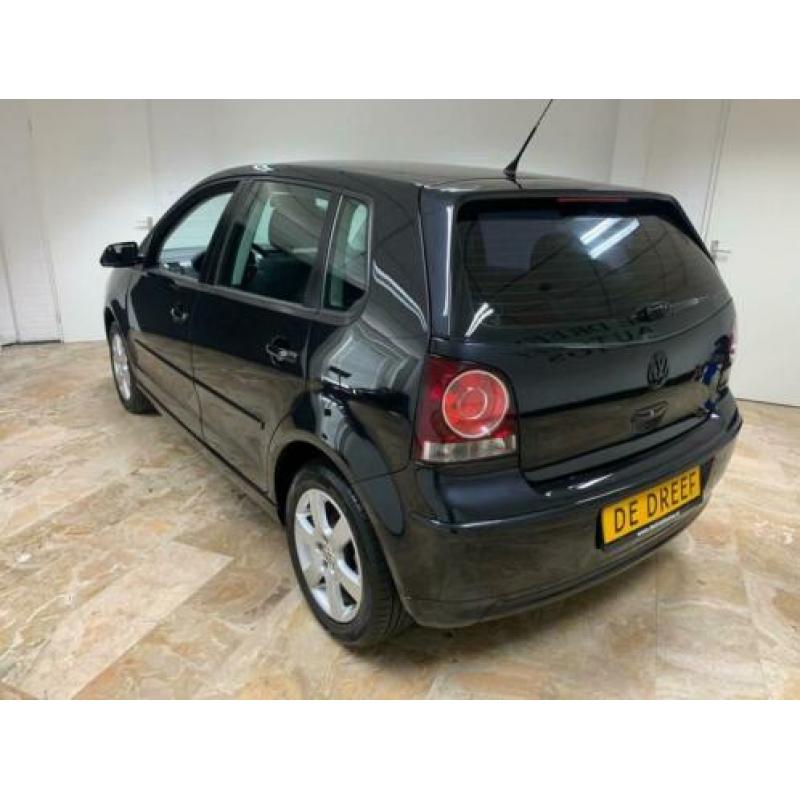 Volkswagen Polo 1.4-16V Comfortline ZONDAG ' s open van 12-t
