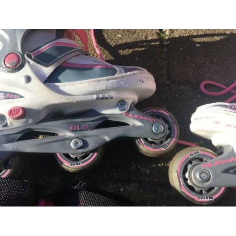 Nijdam kinderskates 27-30