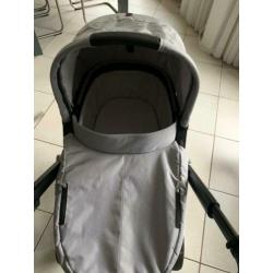 Mutsy IGO light silver