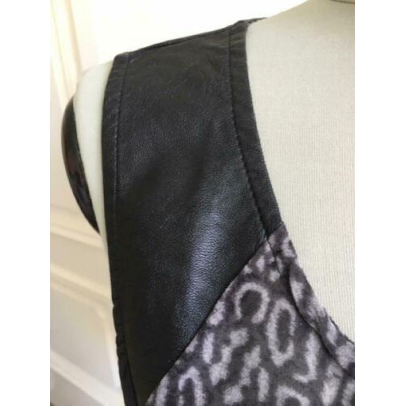 Only top voile panterprint met imitatie leer maat 38