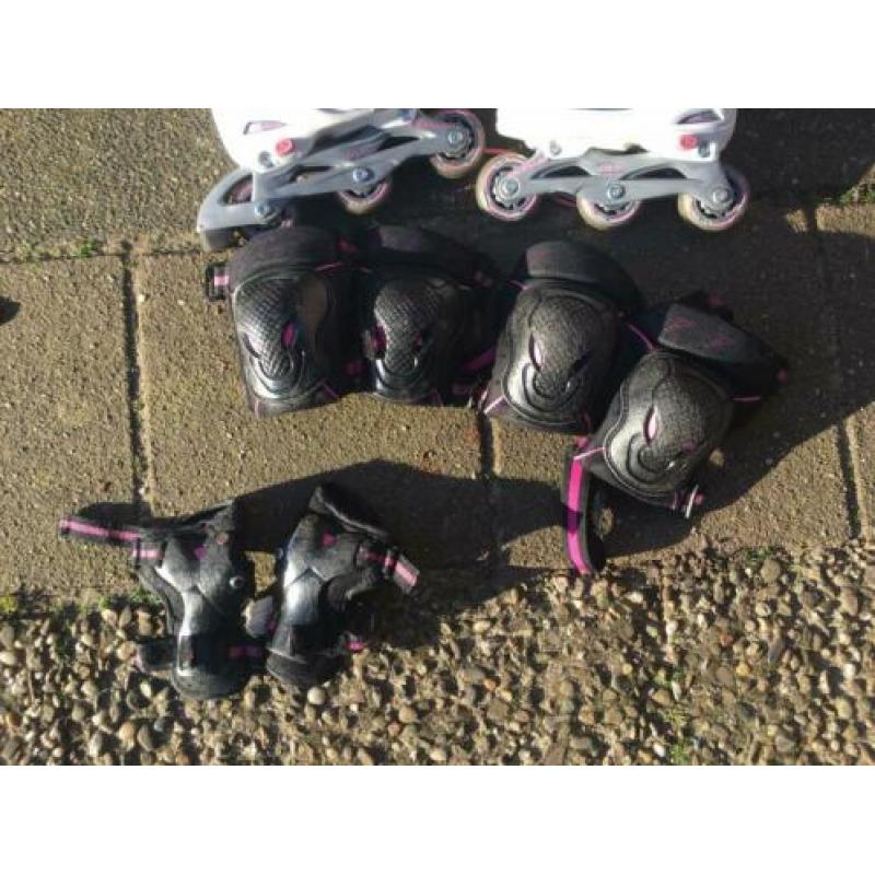 Nijdam kinderskates 27-30