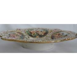 Capodimonte/ fruitschaal porselein/met puti's 1991