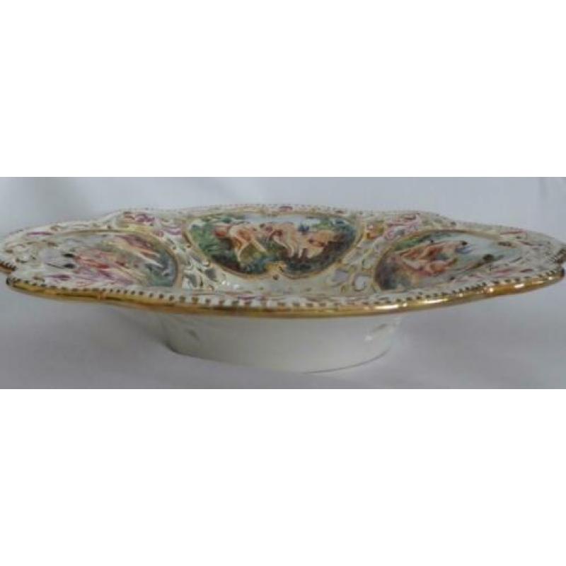 Capodimonte/ fruitschaal porselein/met puti's 1991