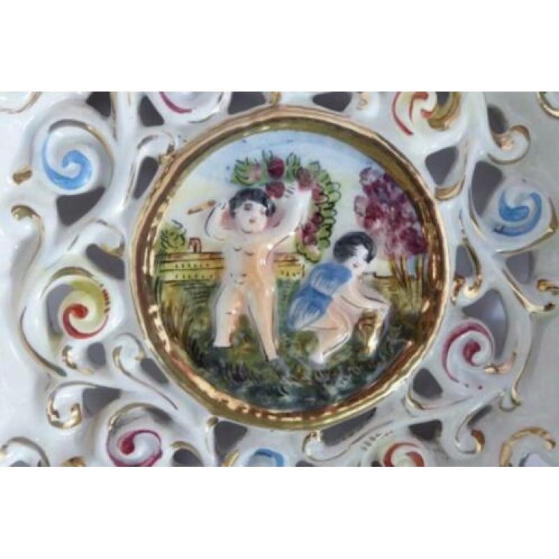 Capodimonte/ fruitschaal porselein/met puti's 1991