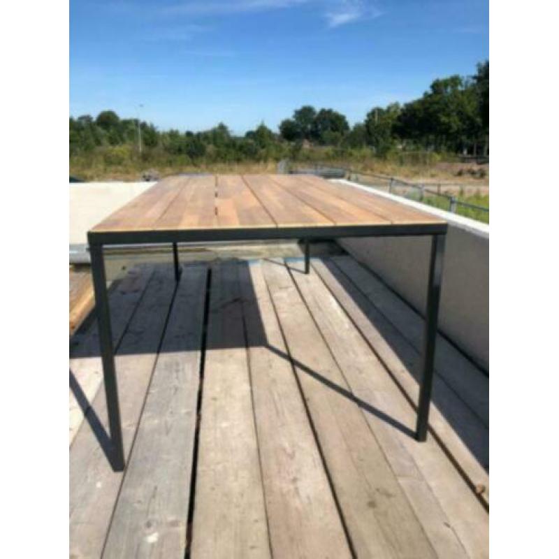 Tuintafel 210x100 acacia zwart gepoedercoat