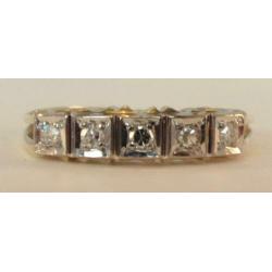 Kostbare Art Deco ring. 14 karaat goud met Diamant/Briljant