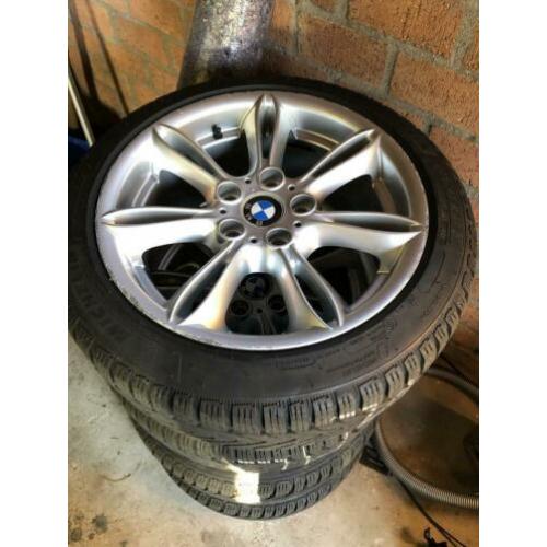 Bmw z4 e85 velgen met goede banden 17 inch zie foto’s