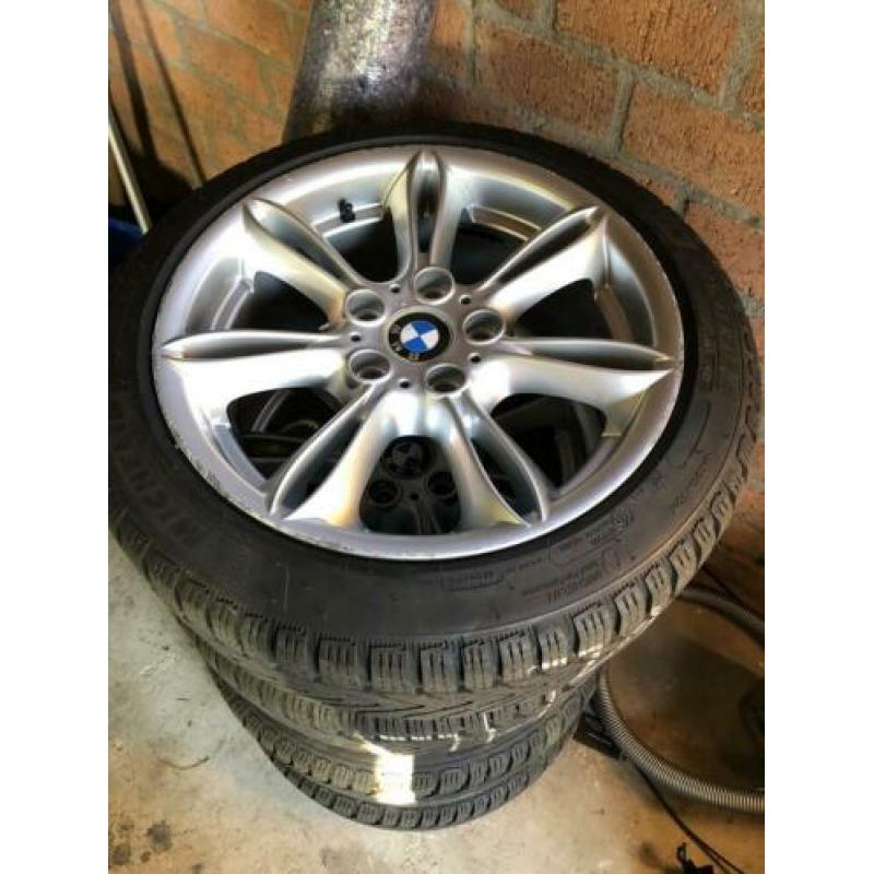 Bmw z4 e85 velgen met goede banden 17 inch zie foto’s