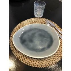 Jewels servies van action. Eetborden en lunch borsen
