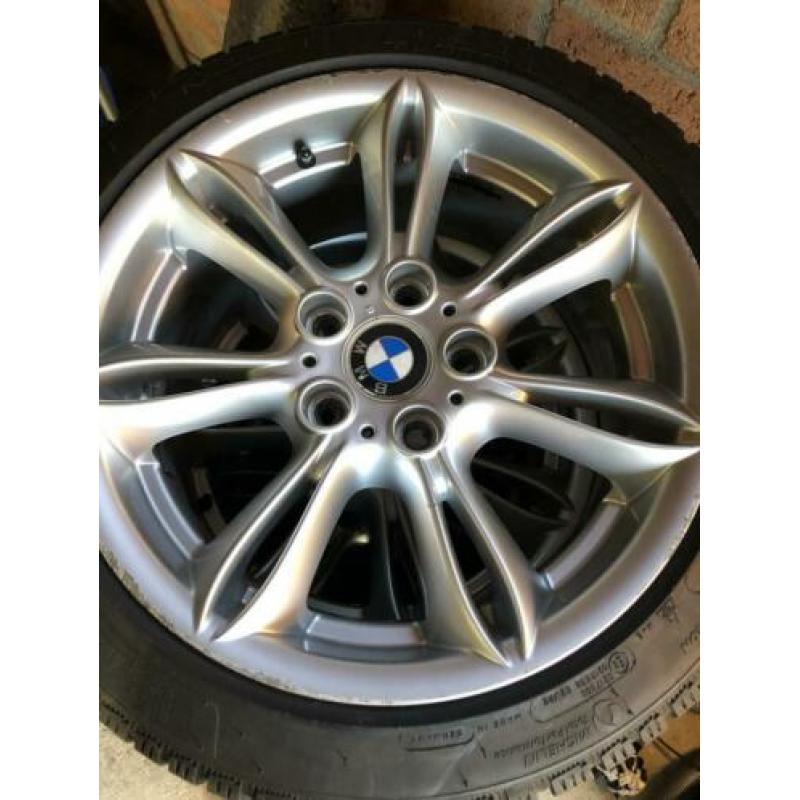 Bmw z4 e85 velgen met goede banden 17 inch zie foto’s