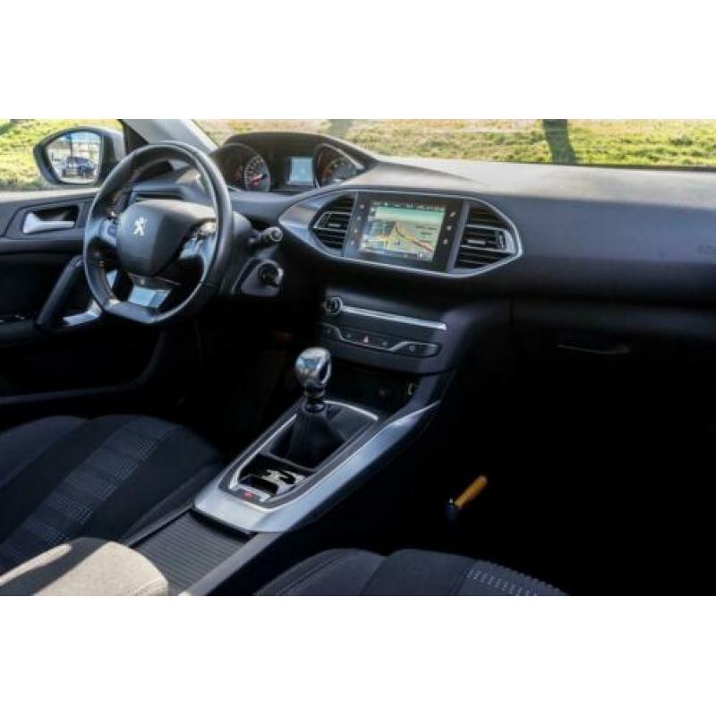 Peugeot 308 SW 1.2 130pk PureTech Blue Lease Premium Panoram