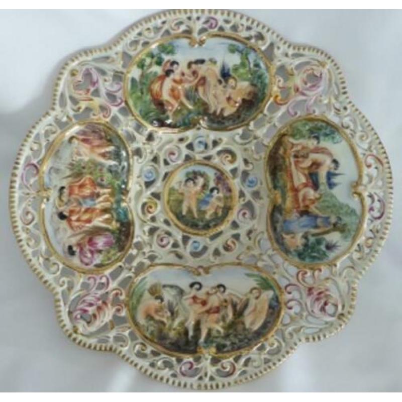 Capodimonte/ fruitschaal porselein/met puti's 1991