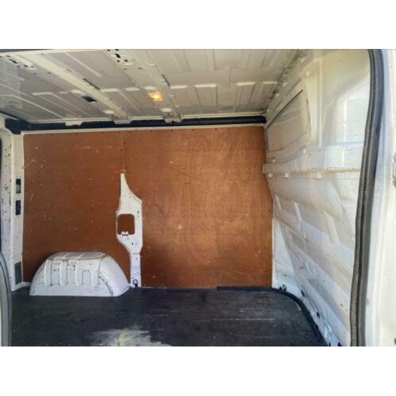 Renault Trafic T29 2.0 DCI 84KW L1h1 Q E4 2011