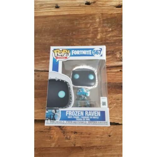 Funko Pop! Fortnite #567 Frozen Raven Vinyl met boxdamage