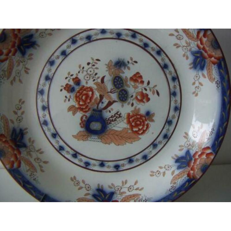 P. Regout keramiek porselein schotel jr.1880-1900. Persian.