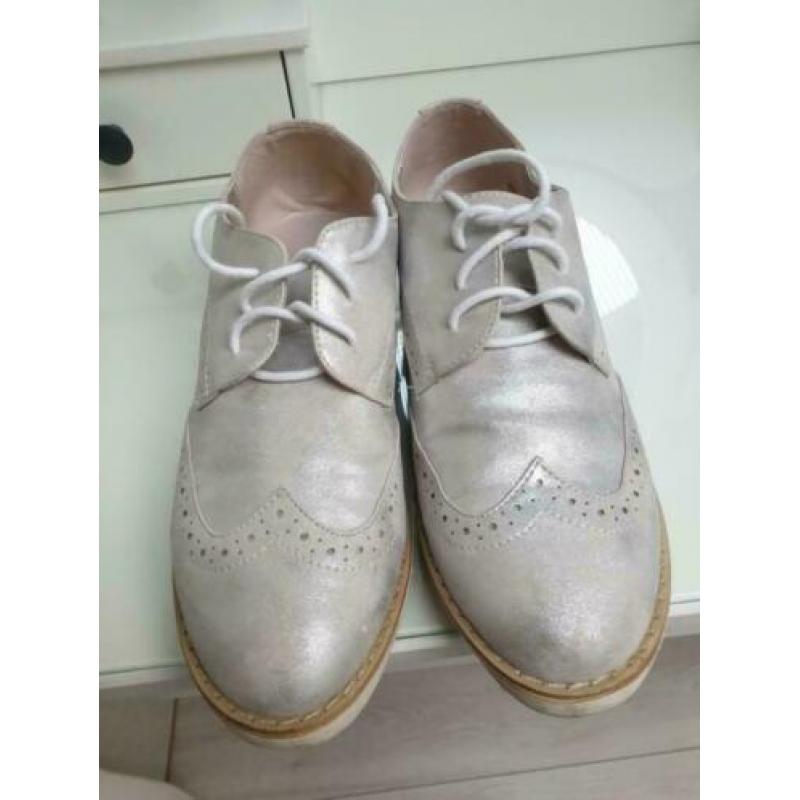 Veterschoen mt.38 shoeby fashion izgs beige met zilver