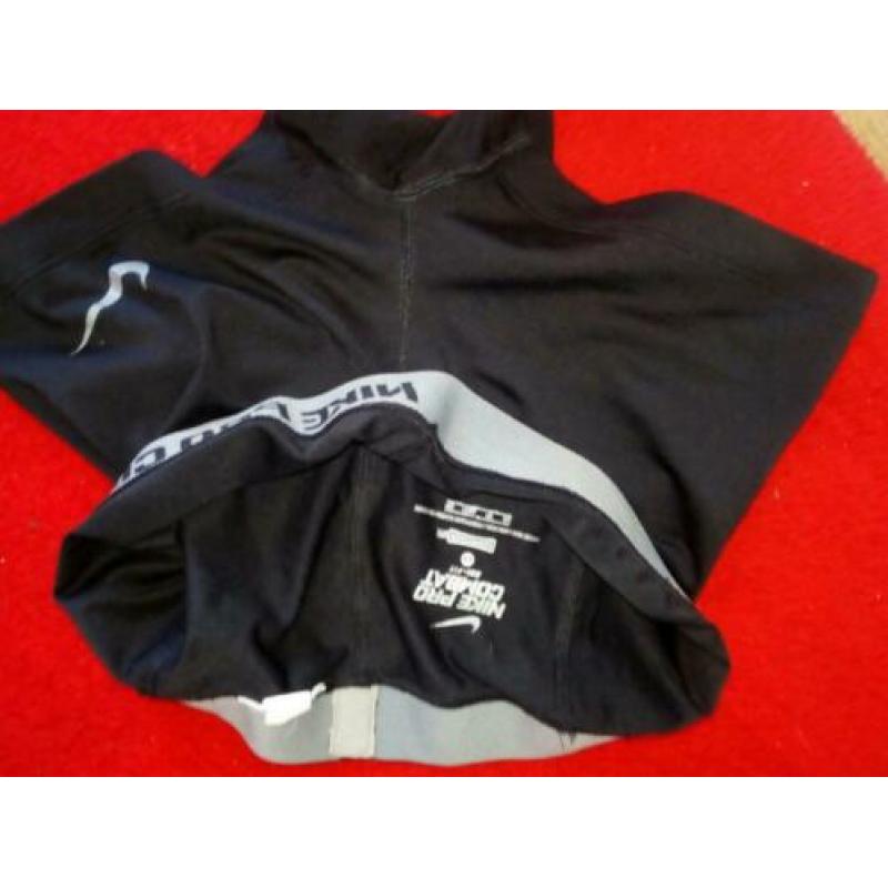 Nike trainers korte broek maat xs