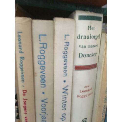 Meerdere boeken van Leonard Roggeveen