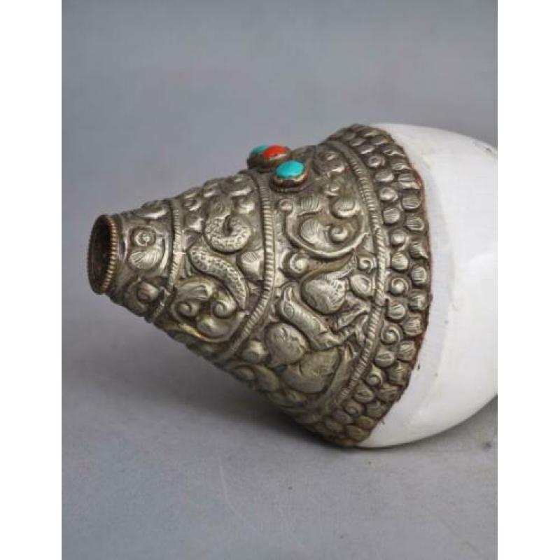 Grote met zilver bewerkte SHANKA, Tibetaanse schelphoorn