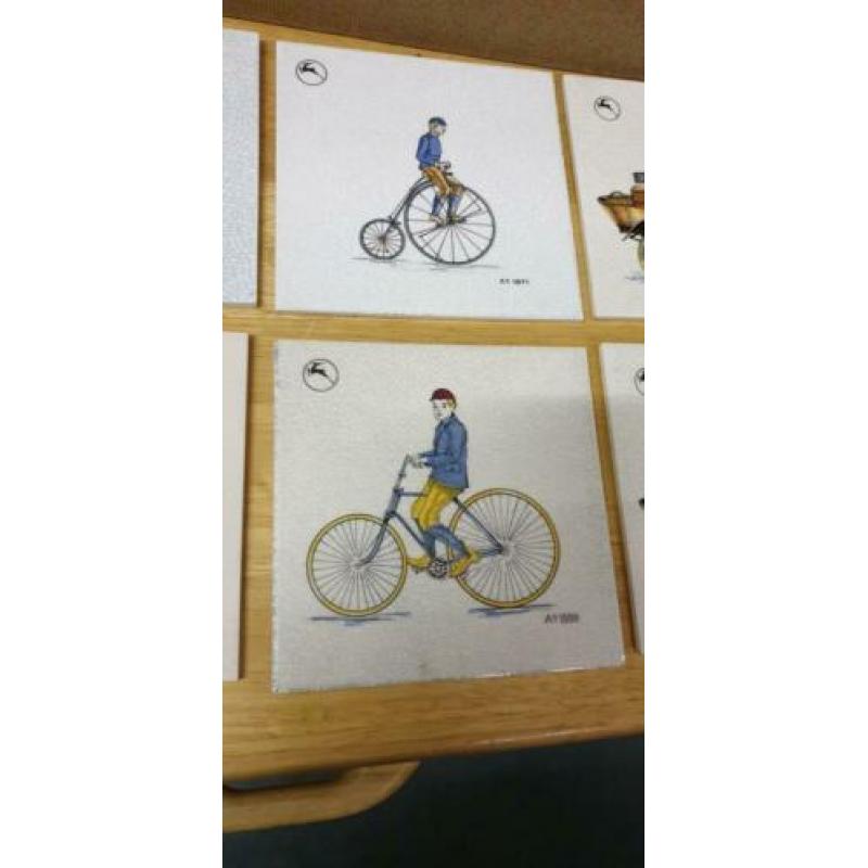Diverse tegels Van Gazelle fietsen.