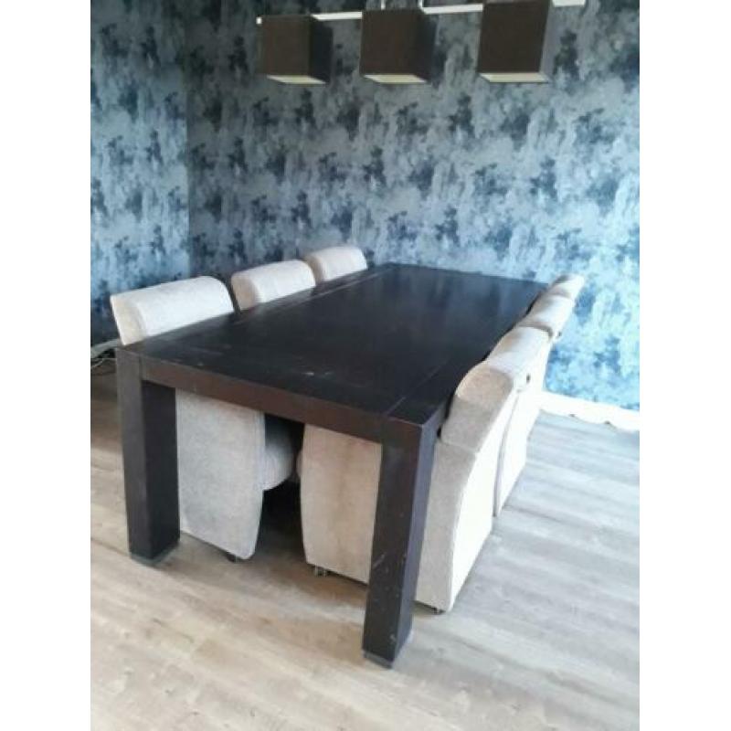Eettafel 230x100 en 78 hoog. Donker bruin
