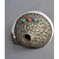 Grote met zilver bewerkte SHANKA, Tibetaanse schelphoorn