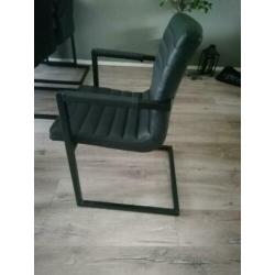 Industriële eetafel inclusief stoelen