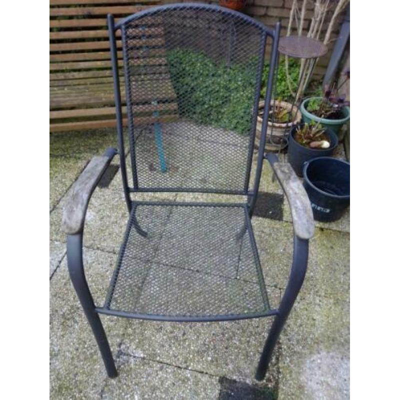 Tuinset 4 stoelen, ronde tafel en voetenbankje
