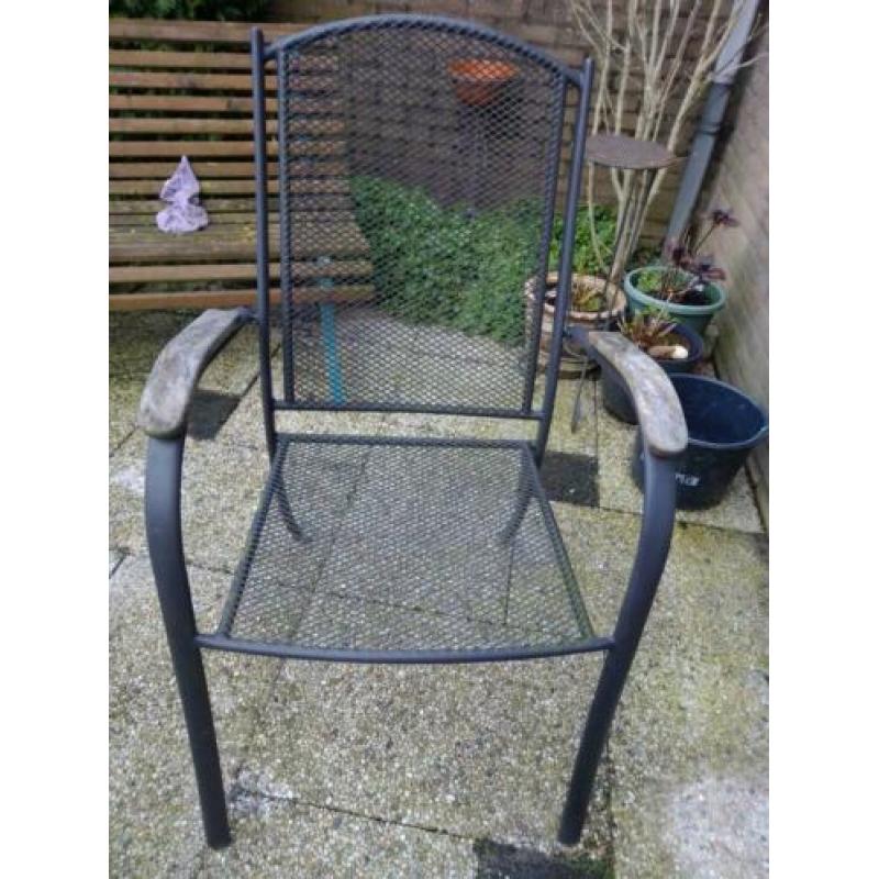 Tuinset 4 stoelen, ronde tafel en voetenbankje