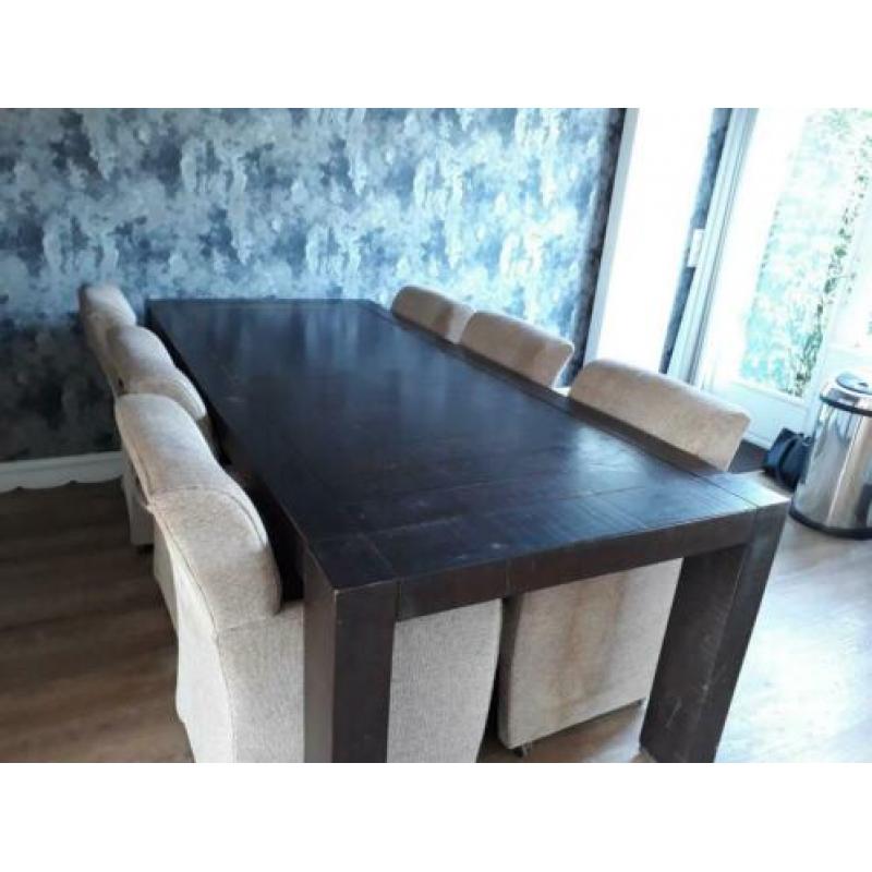 Eettafel 230x100 en 78 hoog. Donker bruin