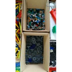 Enorme hoeveelheid Knex motoren veel wielen popjes tandwiel
