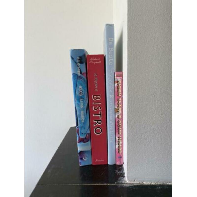 4 kookboeken (Frans, Aziatisch, Scandinavisch, zoetigheid)