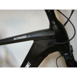 Cube Kathmandu Pro 625 met Bosch Performance CX Nieuw