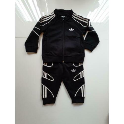 Adidas trainingspak maat 74
